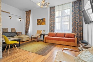 Villa | Desk, laptop workspace, iron/ironing board, free WiFi