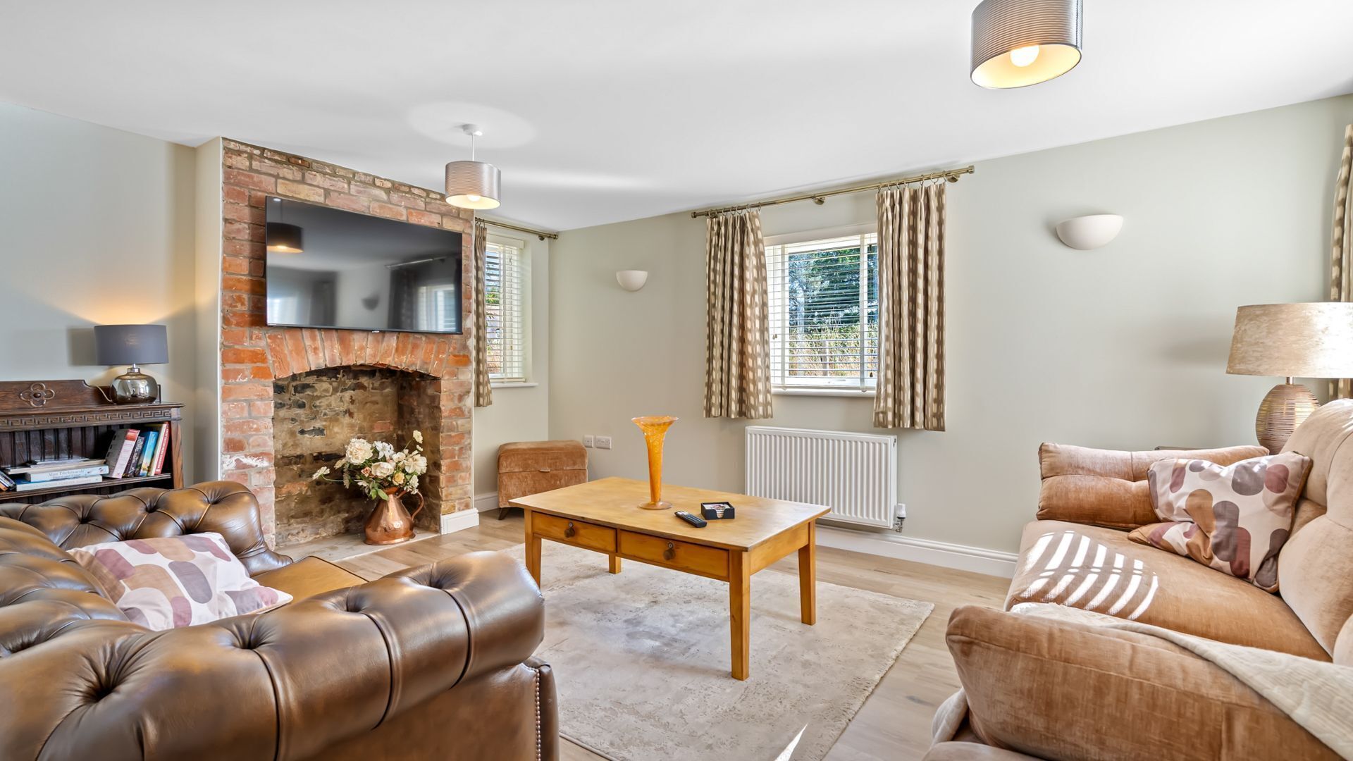 Télévision, cheminée