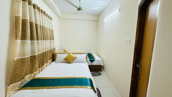 Basic Triple Room | Free WiFi