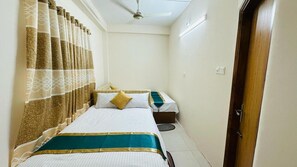 Basic Triple Room | Free WiFi