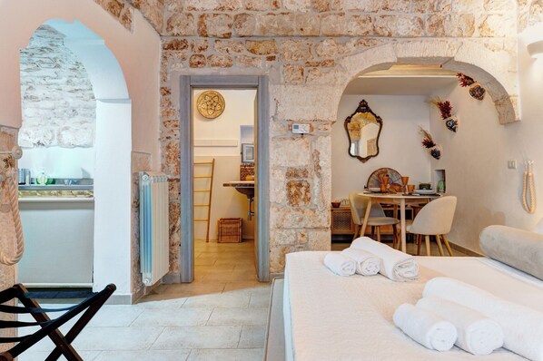 1 bedroom, WiFi, bed sheets