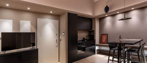 Luxury Apartment, Courtyard View | Living area