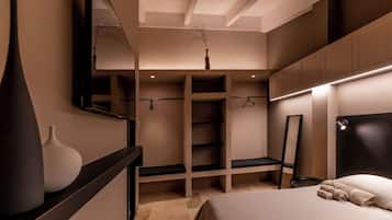 Luxury Apartment, Courtyard View | Langsir/tirai gelap terus, kalis bunyi, seterika/papan seterika