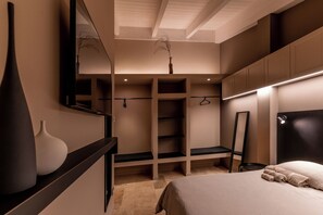 Luxury Apartment, Courtyard View