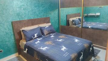 2 makuuhuonetta, silitysrauta/-lauta, Wi-Fi, vuodevaatteet