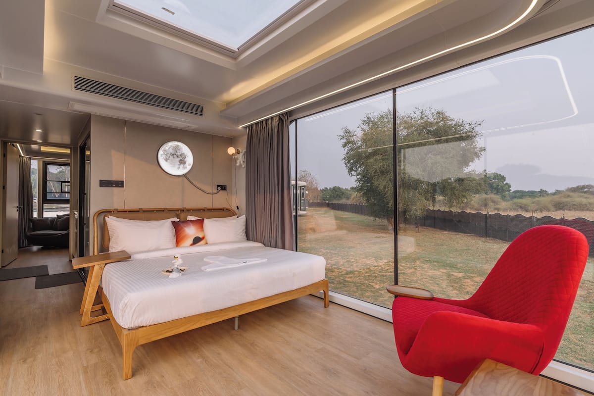 Luxe kamer | Een bureau, een laptopwerkplek, gratis wifi, beddengoed