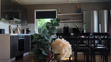 Deluxe House, 4 Bedrooms, Garden View | Blackout drapes, iron/ironing board