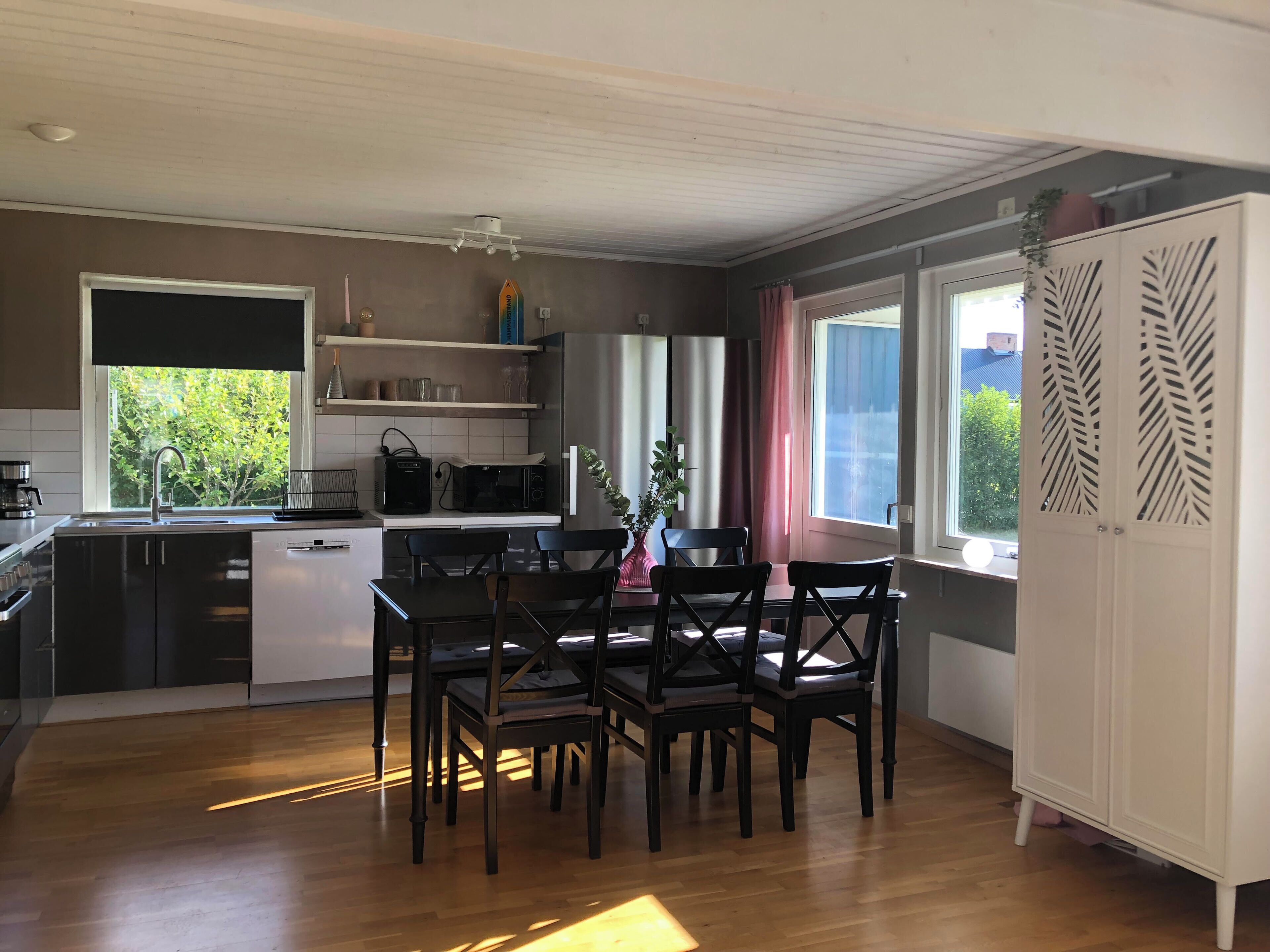 Deluxe House, 4 Bedrooms, Garden View | Private kitchen | Coffee/tea maker, electric kettle