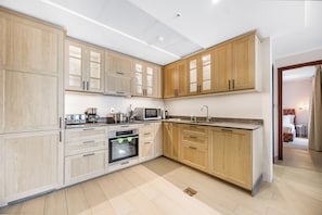 Apartment, Balcony, City View | Private kitchen
