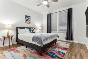 2 bedrooms, desk, WiFi, bed sheets