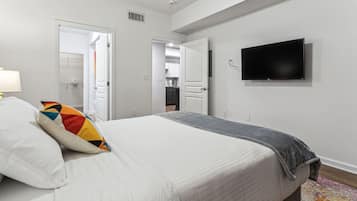 2 多间卧室、办公桌、WiFi、床单