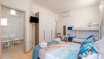 1 bedroom, WiFi, bed sheets