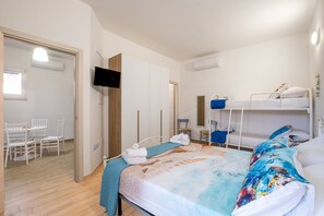 1 bedroom, WiFi, bed sheets