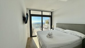 2 bedrooms, iron/ironing board, internet, bed sheets