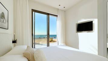 Blackout curtains, iron/ironing board, free WiFi