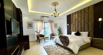 Grand Berkshire Signature Hotel