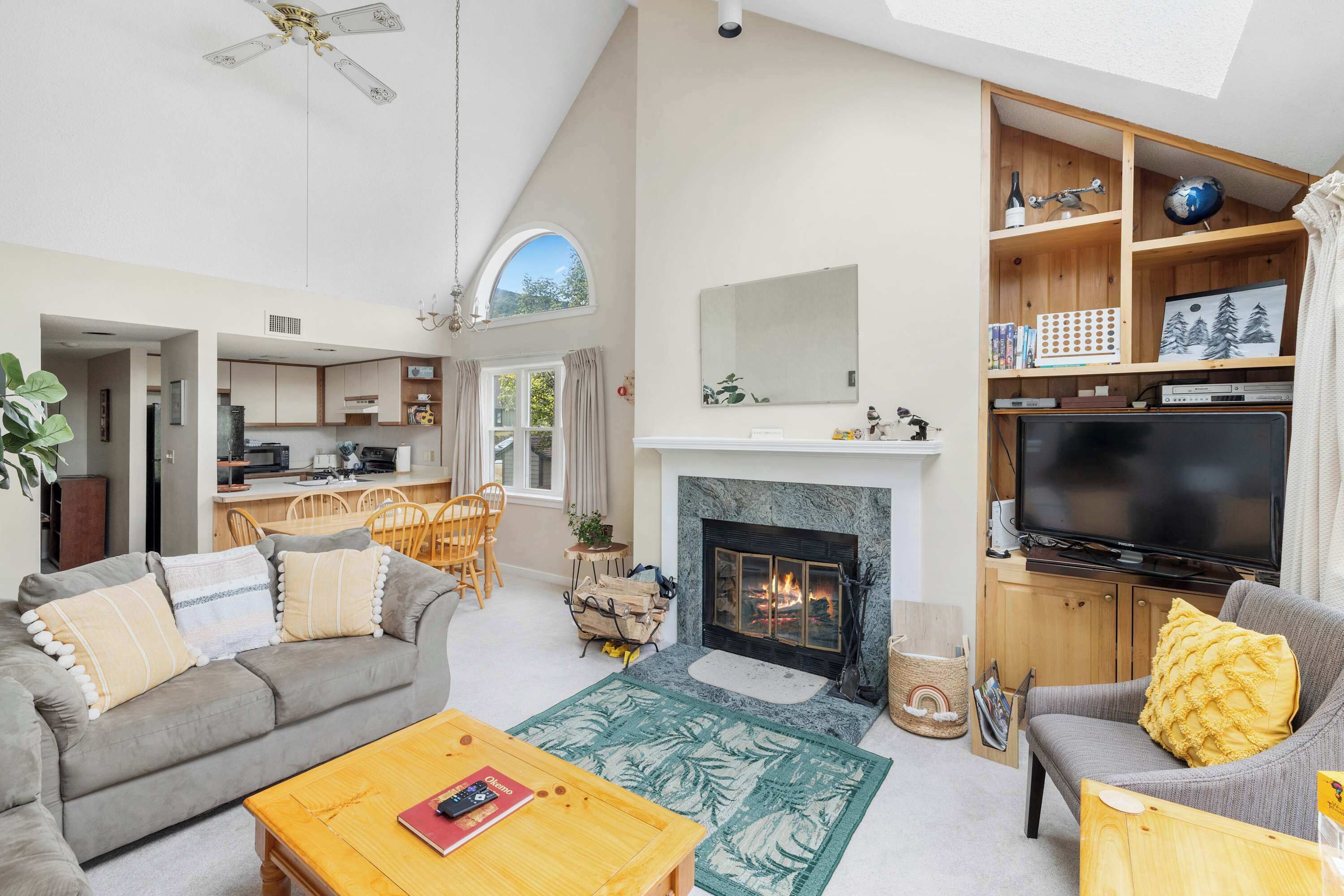 TV, fireplace, offices