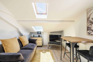 Living area - Cozy Apartment 1br/2p - Central Cannes (Cannes)