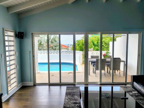 New Listing, Exceptional 3 bed &amp; bath with private pool in Pelican Cove