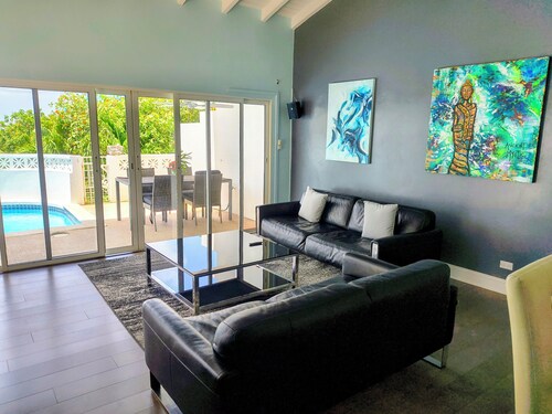 New Listing, Exceptional 3 bed & bath with private pool in Pelican Cove