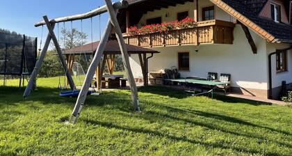 Ferienwohnung 'Morgenröte' mit Bergblick, Gemeinschaftsgarten und WLAN