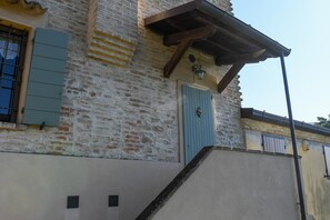 House | Exterior detail