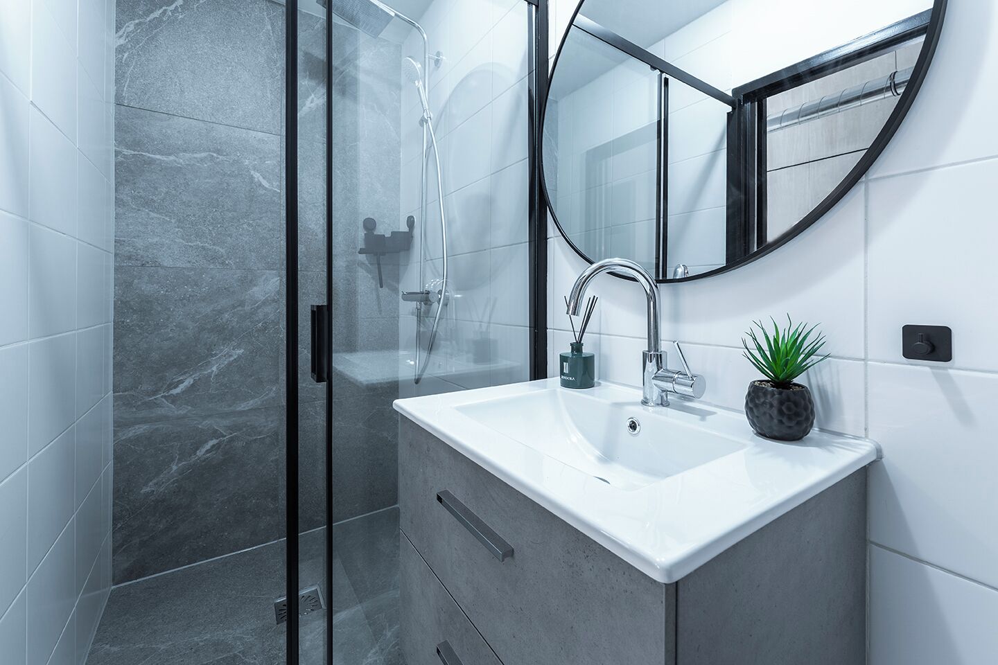 Hårføner og håndklær