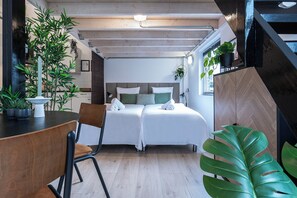 2 bedrooms, desk, free WiFi, bed sheets