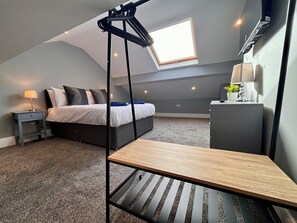 2 makuuhuonetta, silitysrauta/-lauta, Wi-Fi, vuodevaatteet