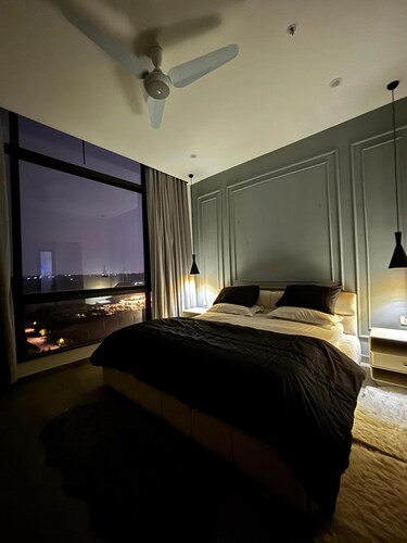 Chic & Cozy 2BR Apt Premium Massage Chair Skypark1 Gulberg Greens Islamabad