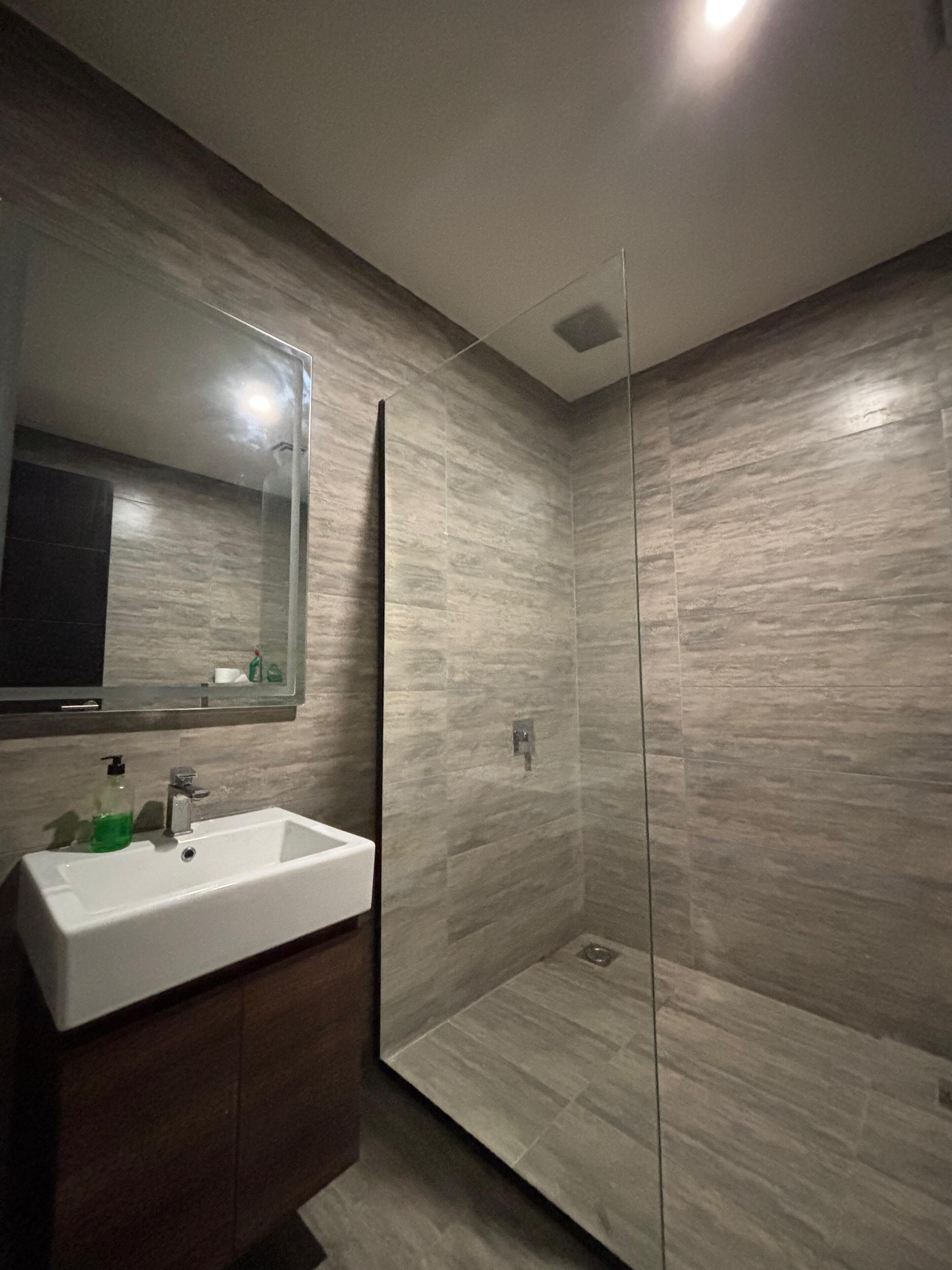 Shower, bidet, towels, soap