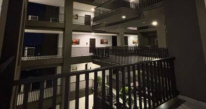 Chic & Cozy 2BR Apt Premium Massage Chair Skypark1 Gulberg Greens Islamabad