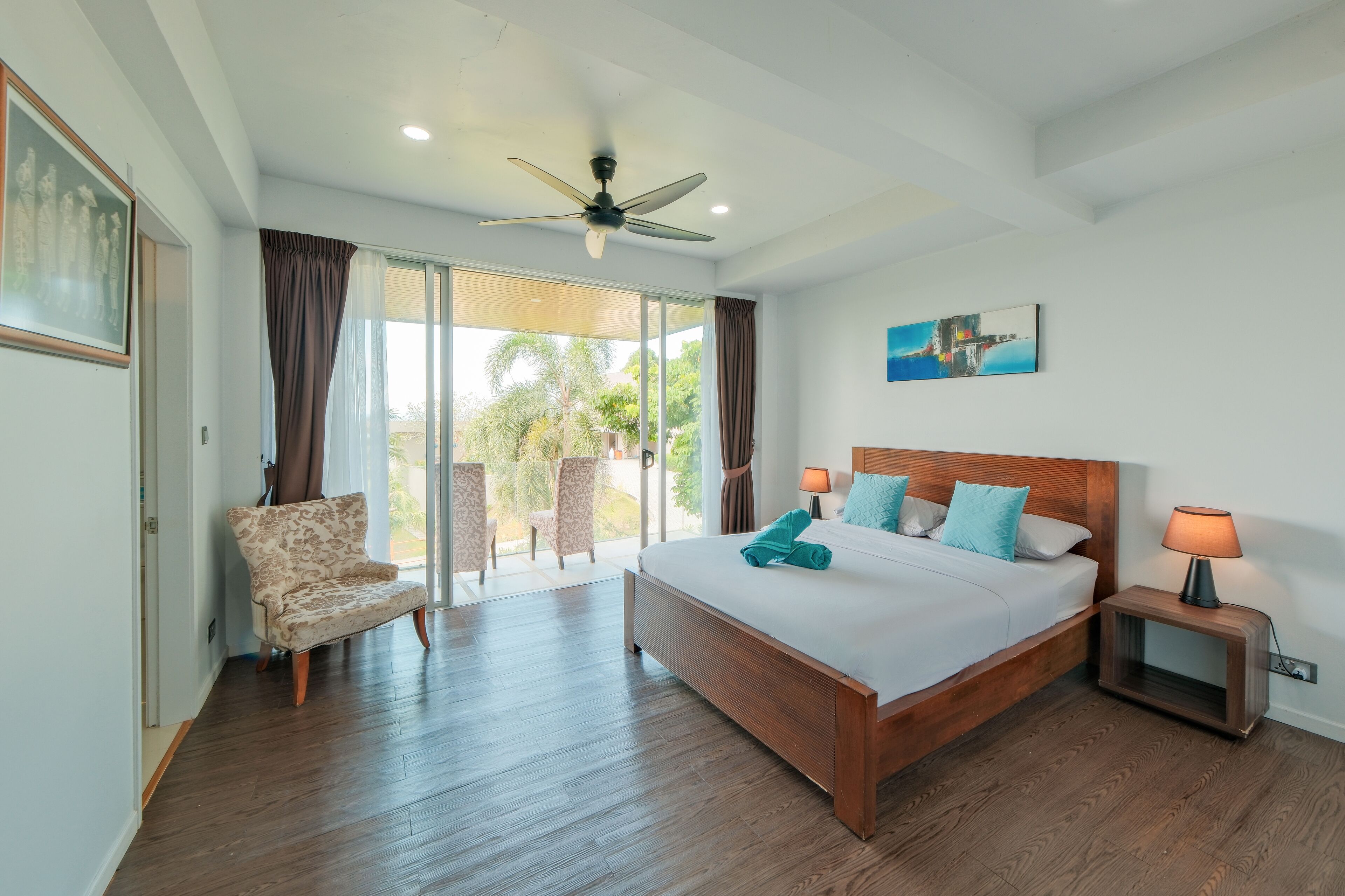 4 Schlafzimmer, Zimmersafe, Bügeleisen/Bügelbrett, Reisekinderbett