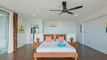 4 bedrooms, in-room safe, desk, iron/ironing board