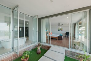 4 bedrooms, in-room safe, iron/ironing board, travel crib