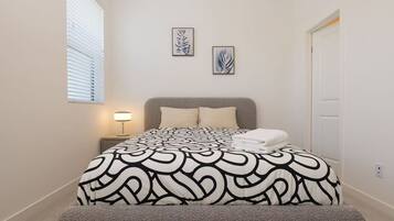 Apartment | 2 bedrooms, laptop workspace, blackout drapes, high-speed internet