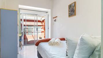 2 bedrooms, WiFi, bed sheets