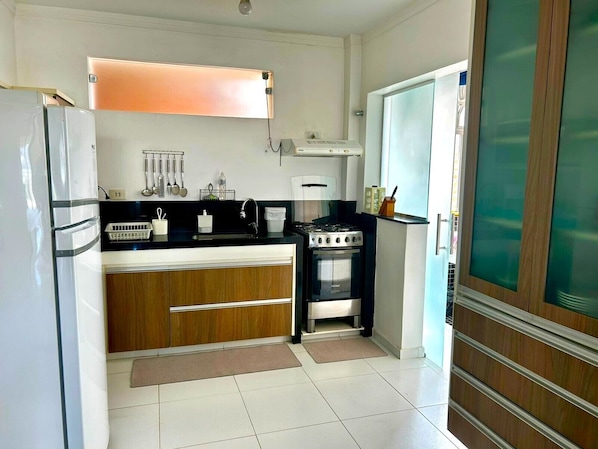 Apartamento clássico, 3 quartos, cozinha | Cozinha privada