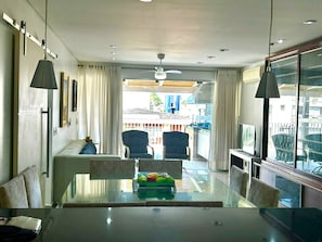 Apartamento clássico, 3 quartos, cozinha | Sala de estar