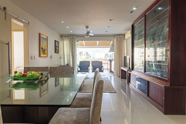 Appartement Classique, 3 chambres, cuisine | Salle de séjour