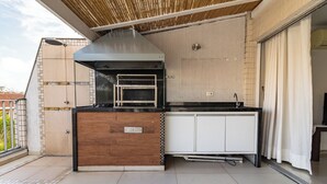 Căn hộ phong cách cổ điển, 3 phòng ngủ, bếp | Lanai