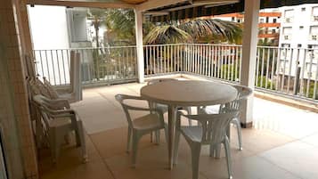 Apartemen Klasik, 3 kamar tidur, dapur | Lanai
