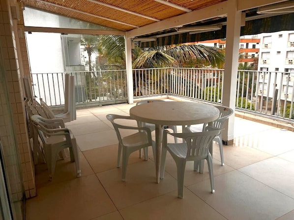 Classic Apartment, 3 Bedrooms, Kitchen | Lanai
