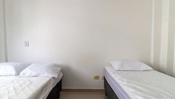 Classic Apartment, 3 Bedrooms, Kitchen | Iron/ironing board, free WiFi