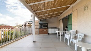 Căn hộ phong cách cổ điển, 3 phòng ngủ, bếp | Lanai