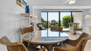 Dining - Beachfront in Seagrove Beach + Free Tickets: Bikes, Dolphin Cruise & More! (Santa Rosa Beach)