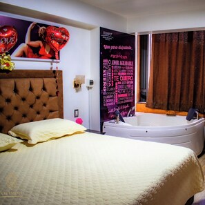 Suite Majestueuse, vue ville | Couette en duvet d'oie, matelas Select Comfort, bureau