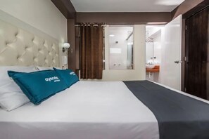 Standard Triple Room | Down comforters, Select Comfort beds, desk, laptop workspace
