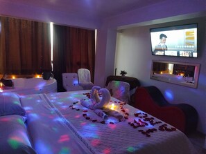 Suite Grand, vista a la ciudad | Edredón, camas Select Comfort y escritorio 