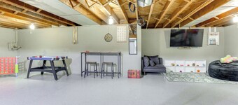 4 Mi to Main Street! Family Getaway in Zanesville